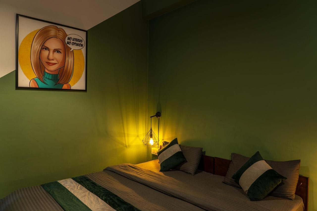 Whoopers Hostel Bir Buitenkant foto
