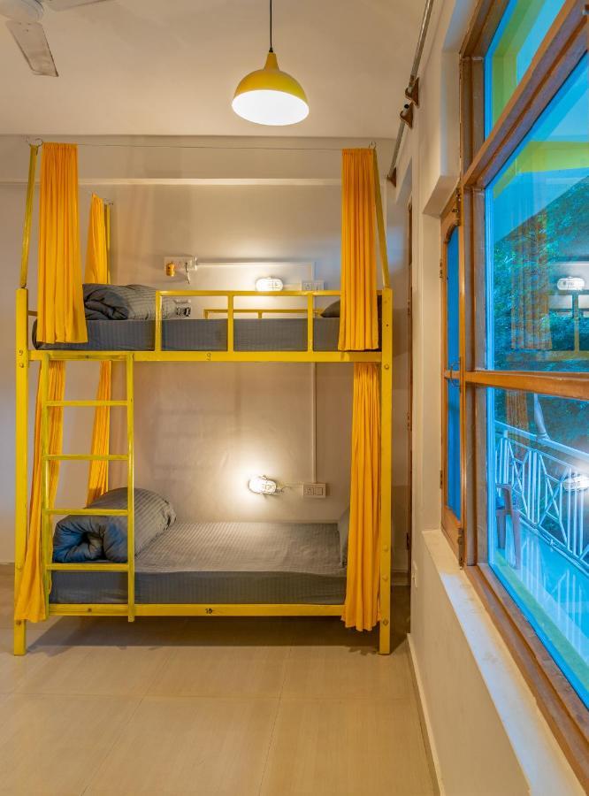 Whoopers Hostel Bir Buitenkant foto