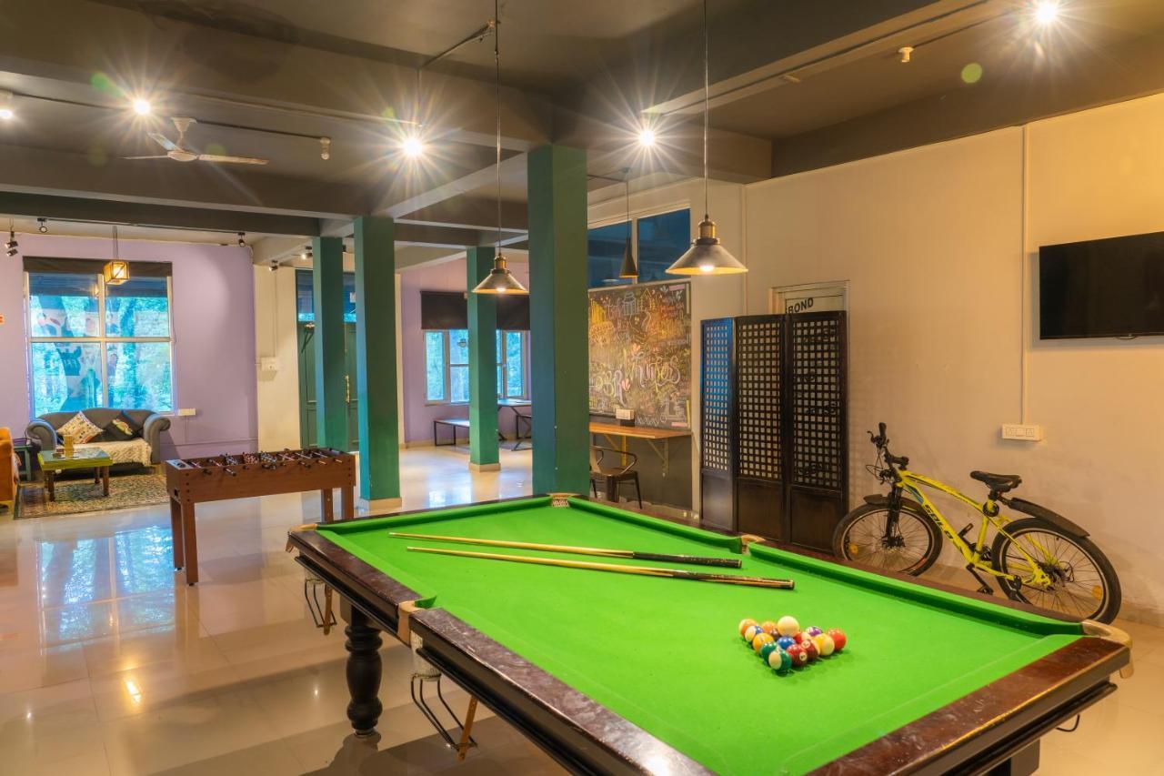 Whoopers Hostel Bir Buitenkant foto