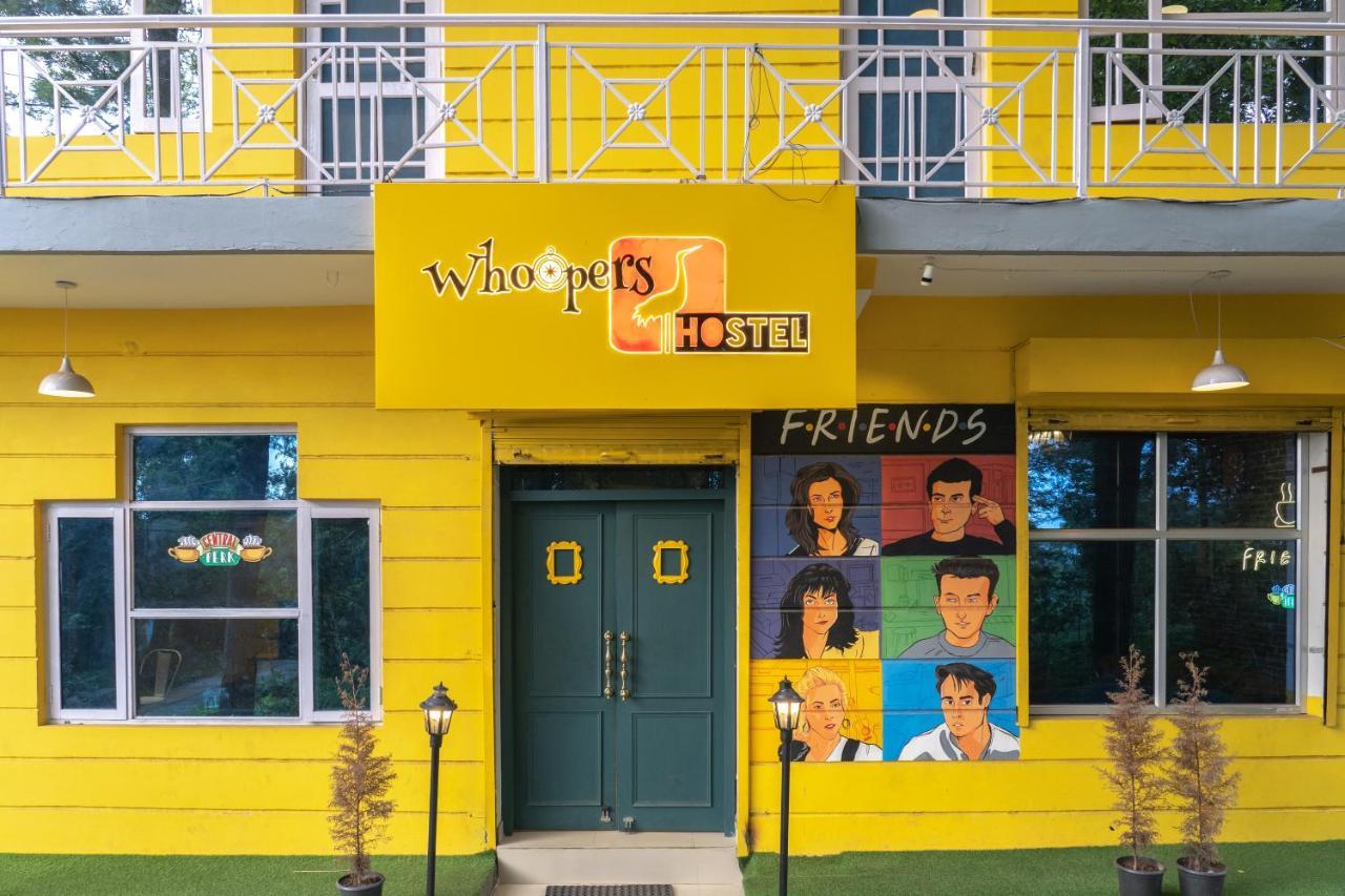 Whoopers Hostel Bir Buitenkant foto