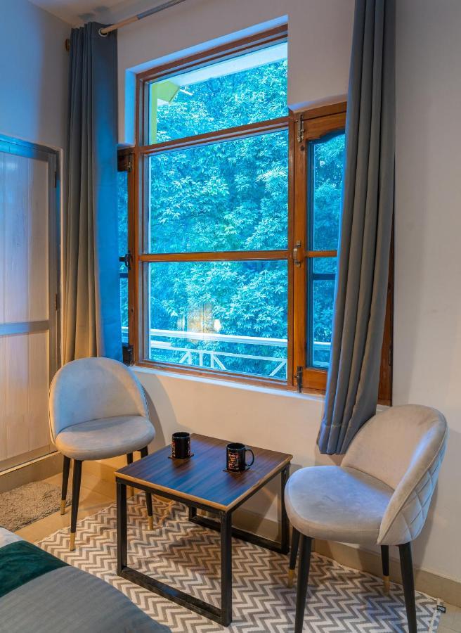 Whoopers Hostel Bir Buitenkant foto