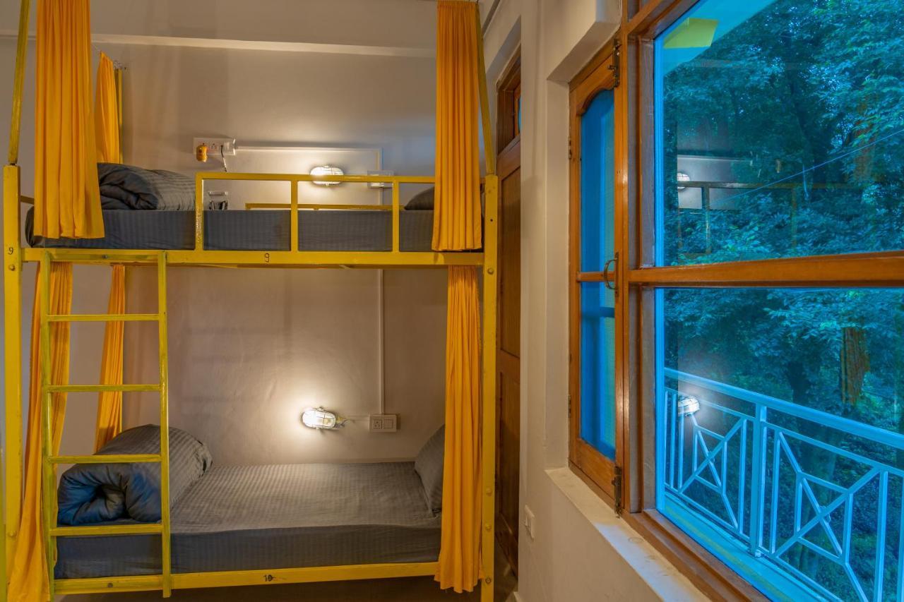 Whoopers Hostel Bir Buitenkant foto