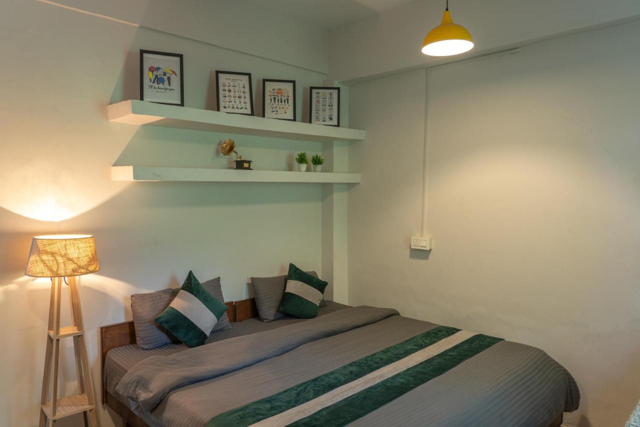 Whoopers Hostel Bir Buitenkant foto