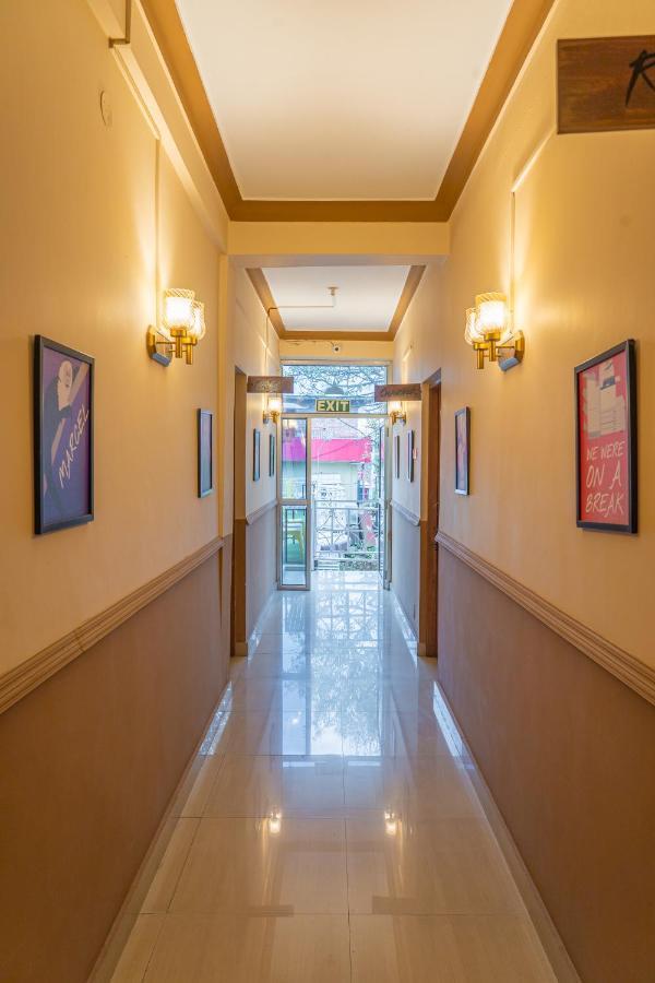Whoopers Hostel Bir Buitenkant foto