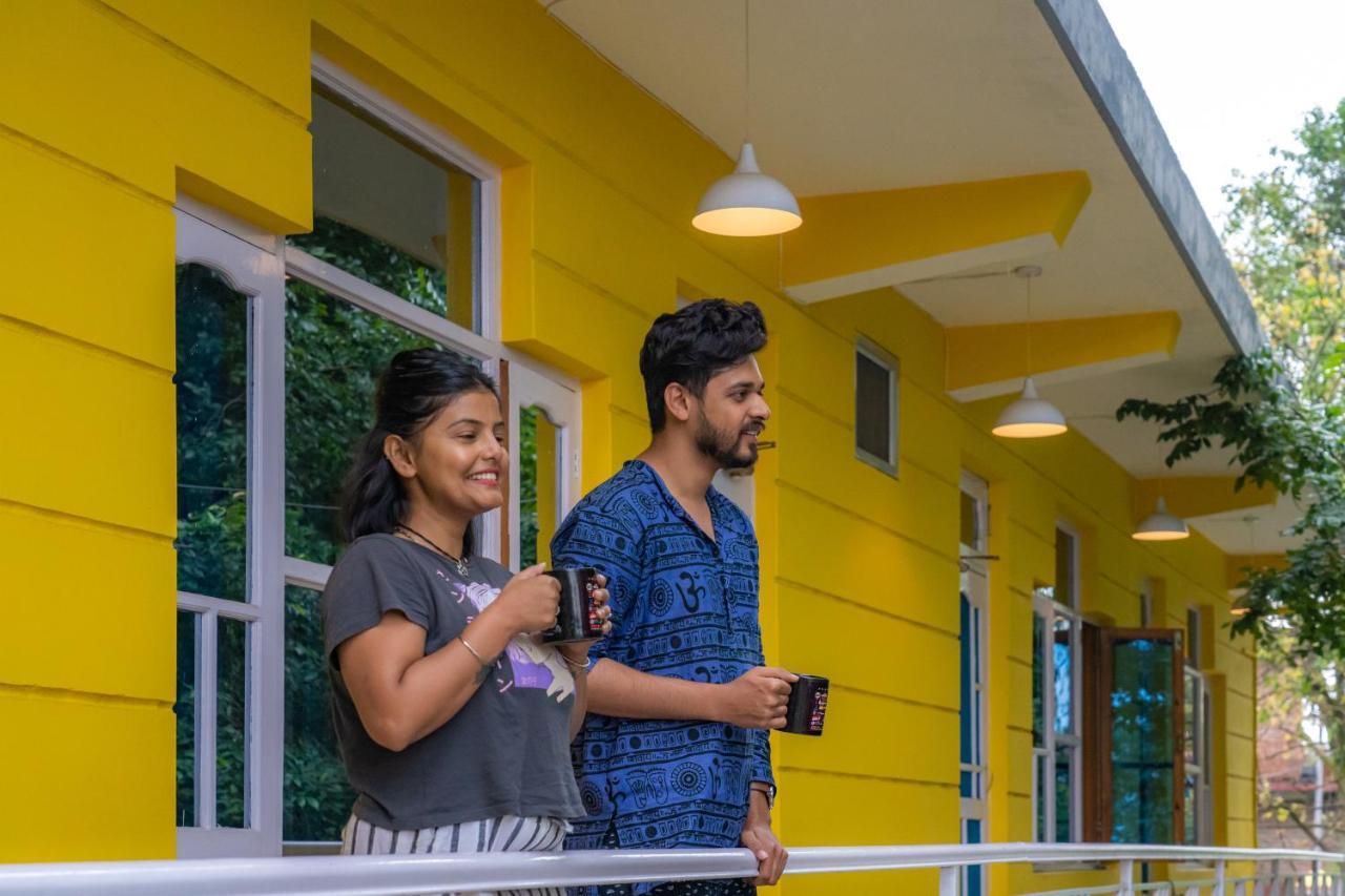 Whoopers Hostel Bir Buitenkant foto