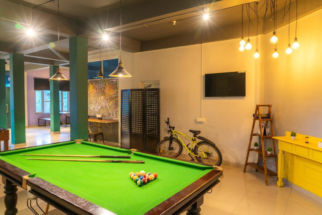 Whoopers Hostel Bir Buitenkant foto
