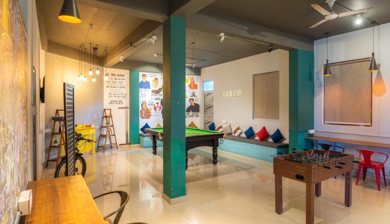 Whoopers Hostel Bir Buitenkant foto