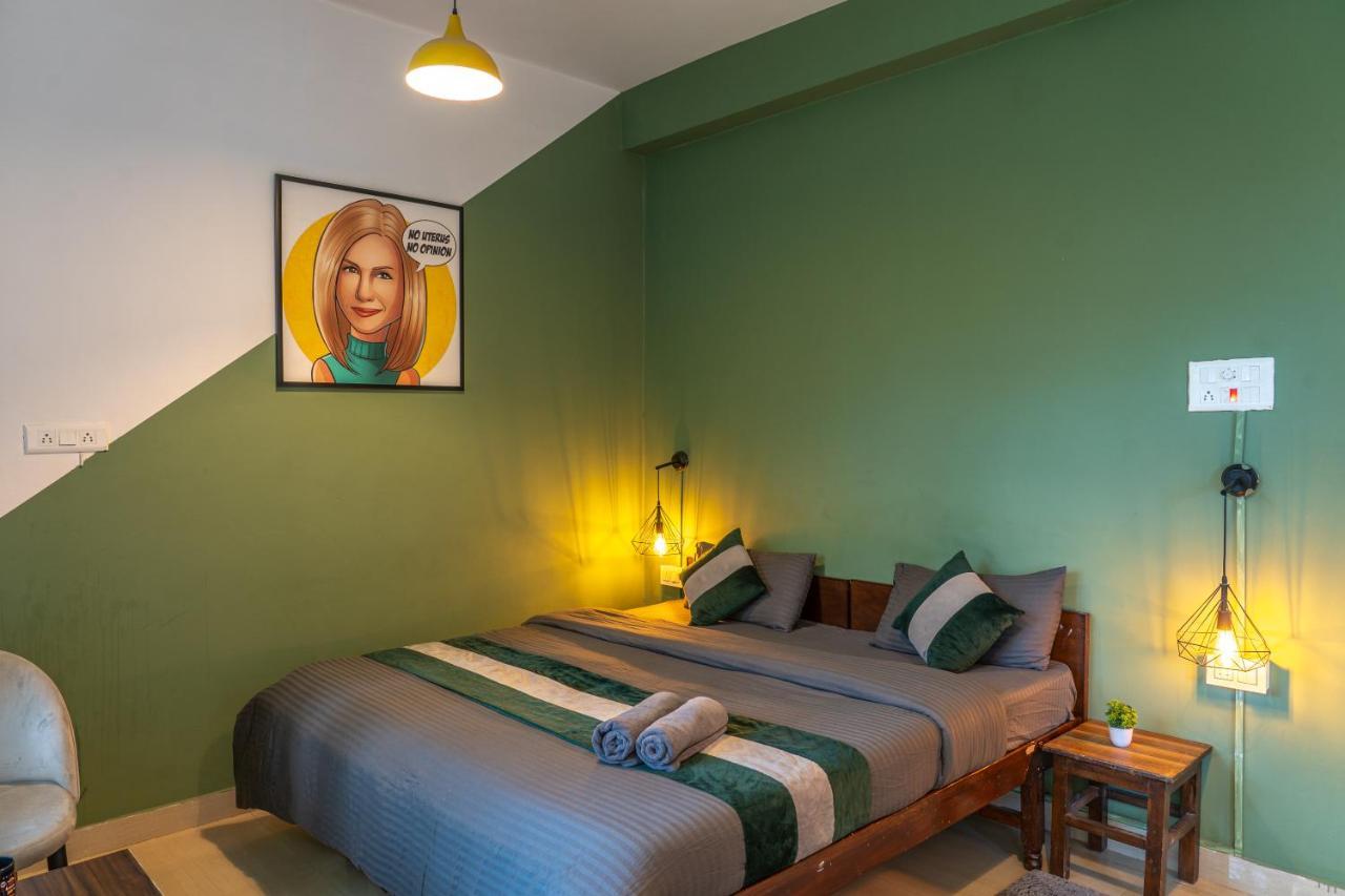 Whoopers Hostel Bir Buitenkant foto