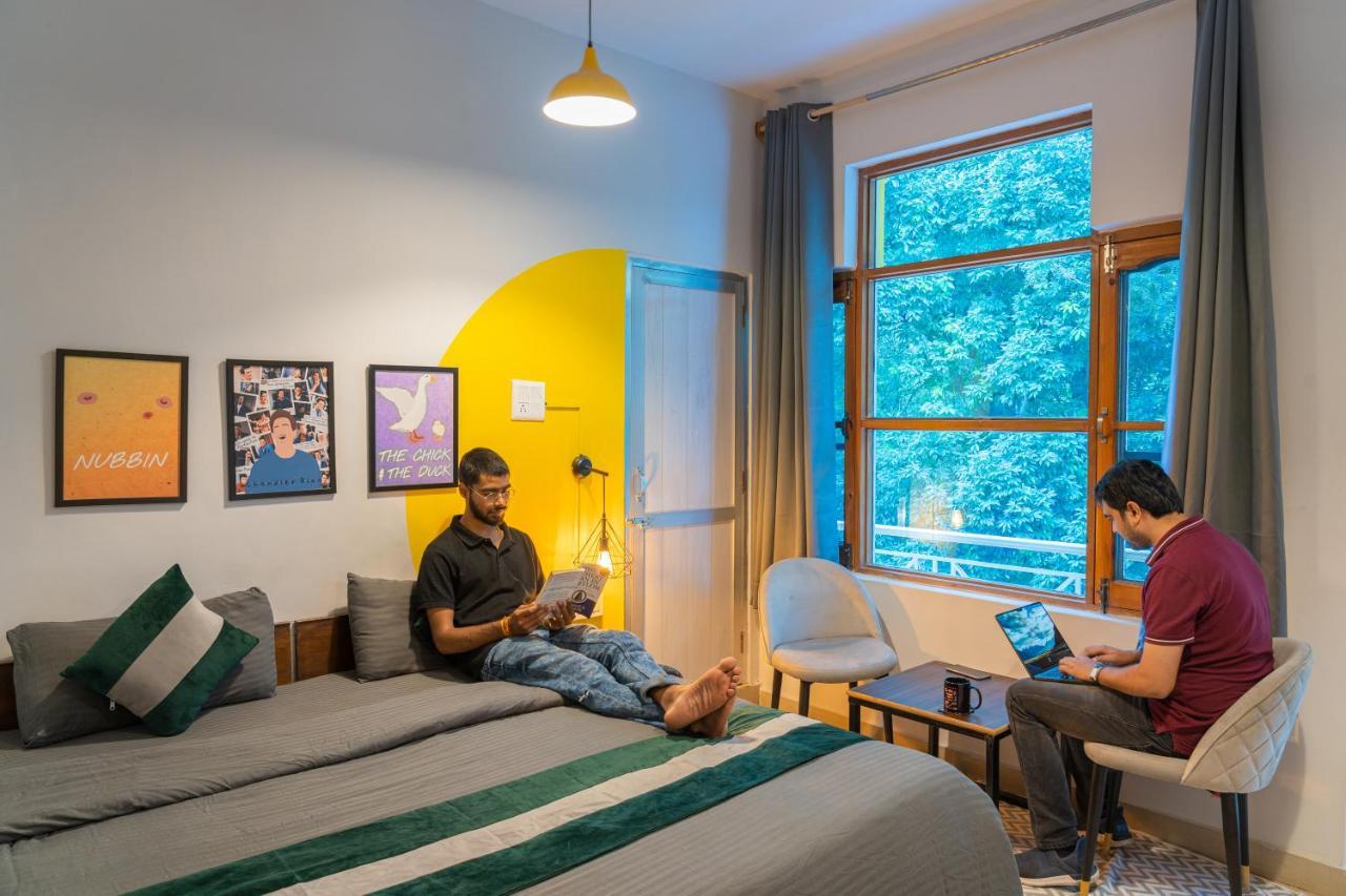 Whoopers Hostel Bir Buitenkant foto